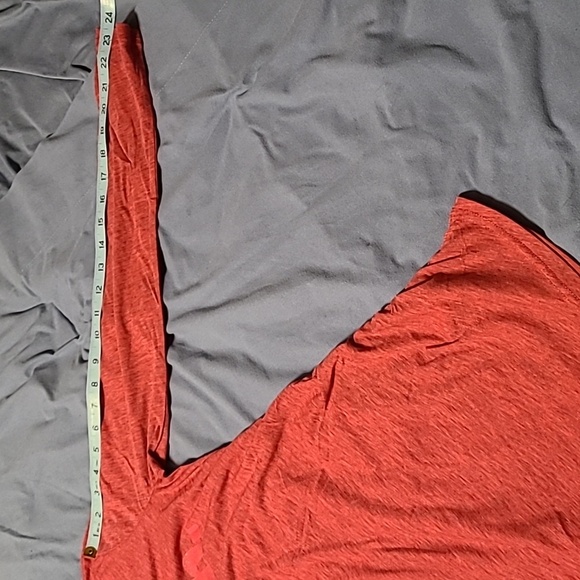 Bench Women's small long sleeve t-shirt with ruched sides, logo, NWT - Picture 10 of 10